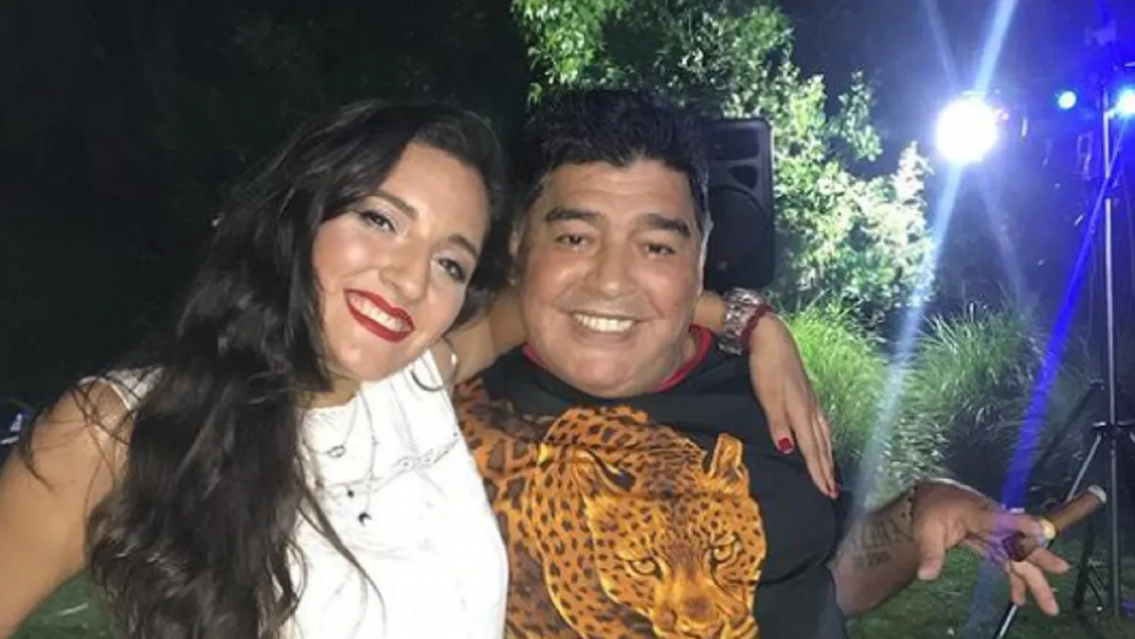 Gianinna Maradona contra Jana, la acusa de "sacarle el jugo" a su papá