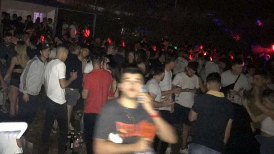 Fiesta en Jujuy se desmadr� y un chango casi ni la cuenta: "pulm�n e h�gado"�