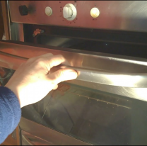 Dos chicos metieron al horno a su hermanita y la beba muri&oacute;