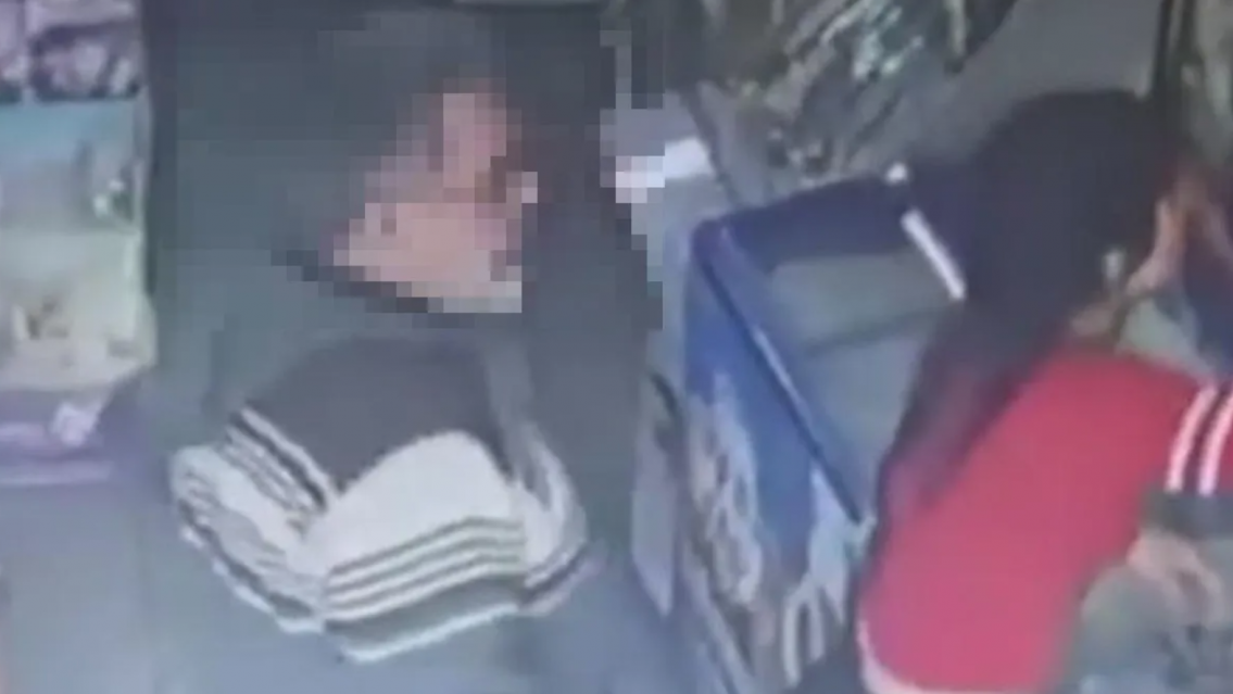 Jujeño se pasó de asqueroso con una estudiante en en un negocio