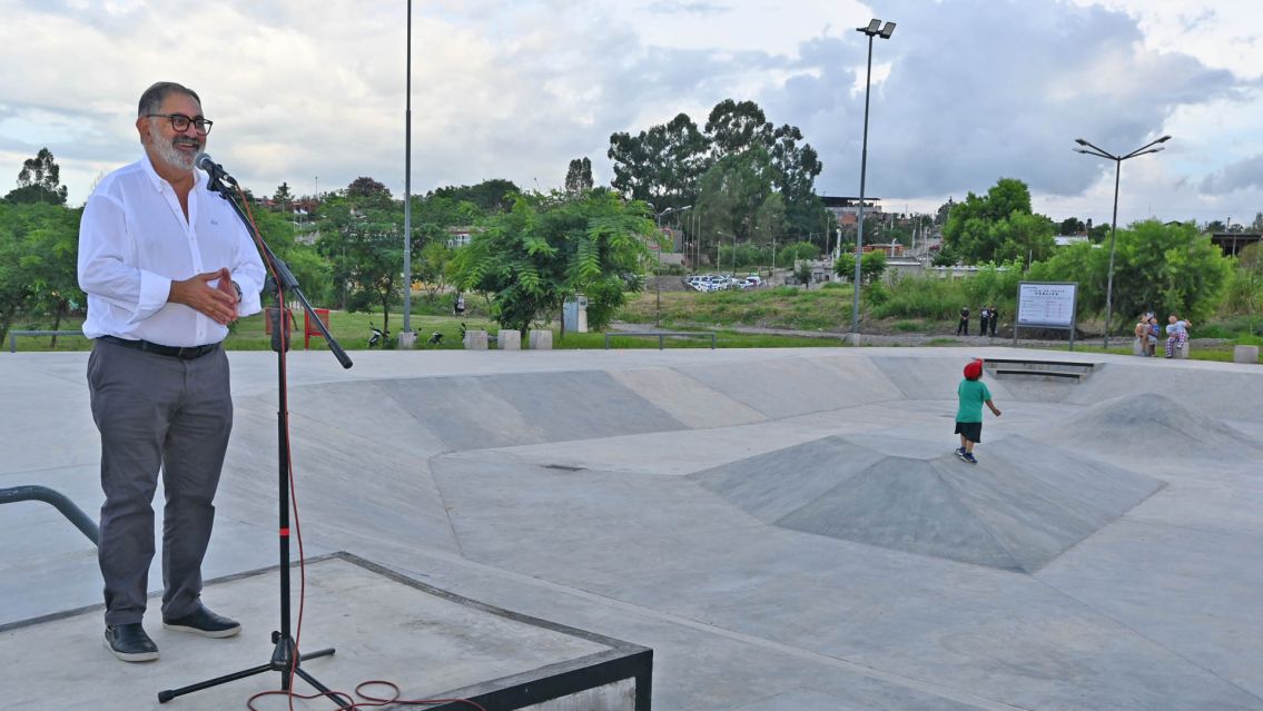 El intendente Jorge inauguró el nuevo Skate Park de Alto Comedero
