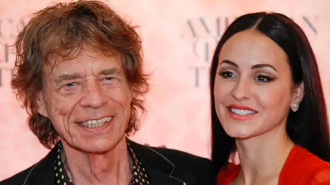 Es un calco de él, mirá al hijo de Mick Jagger con su novia 44 años menor que el rockstar