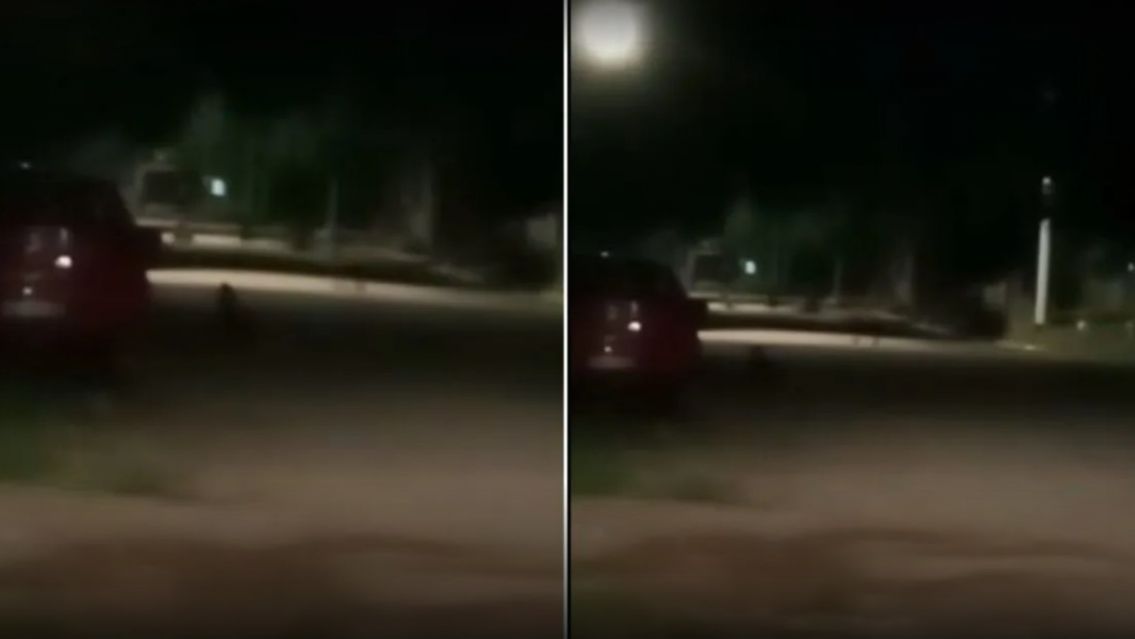 �Horror en barrio! Grabaron a un "duende" jugando con una ramita