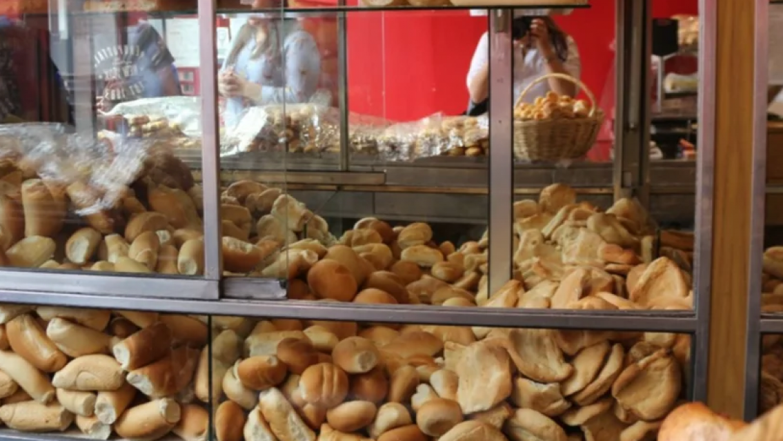 Ley de oferta y demanda pero al rev�s. No hay consumo, pero igual sube el pan