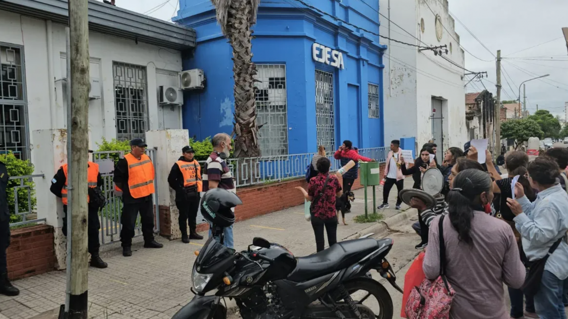 San Pedro se moviliza nuevamente contra el tarifazo de luz con una "marcha de las velas"