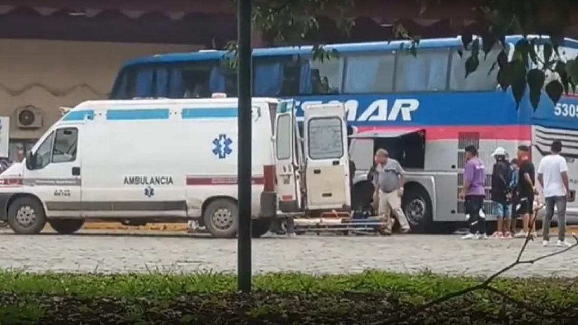 [URGENTE] Explot� un colectivo de larga distancia: hay dos heridos