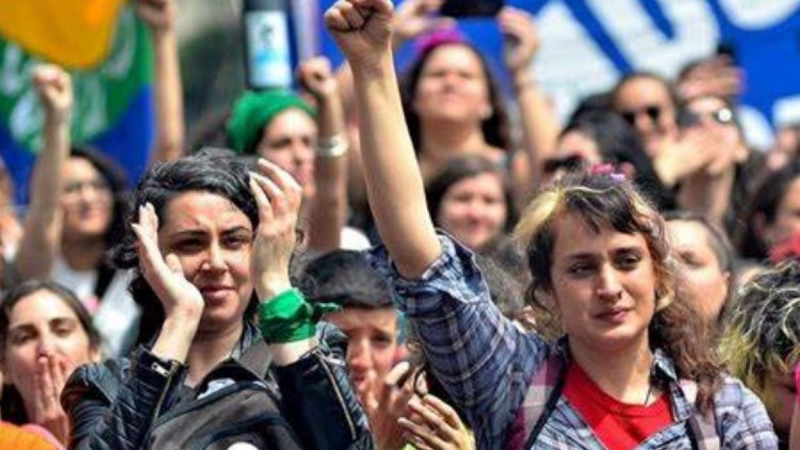 Derogaron el "cupo femenino" que obligaba a las empresas a contratar mujeres