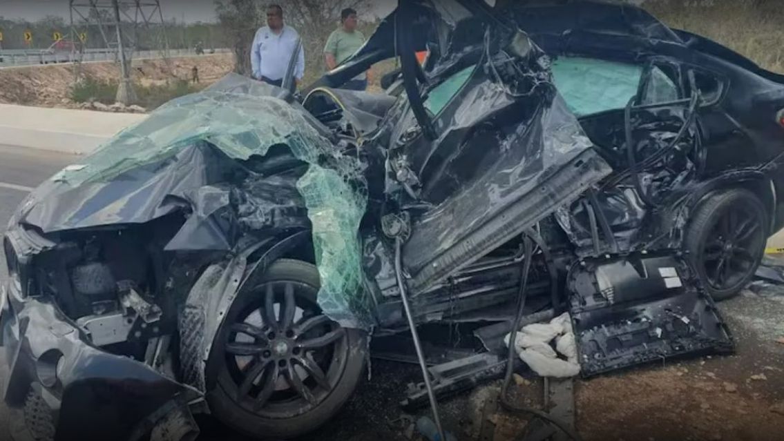 Murió una joven tras chocar contra un colectivo: quedó atrapada