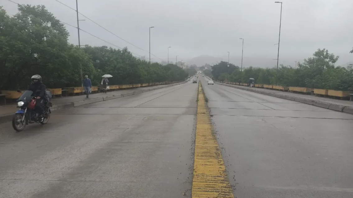 Juje�os caminaban por el�Puente San Mart�n y el paseo termin� con sangre, gritos y polic�as