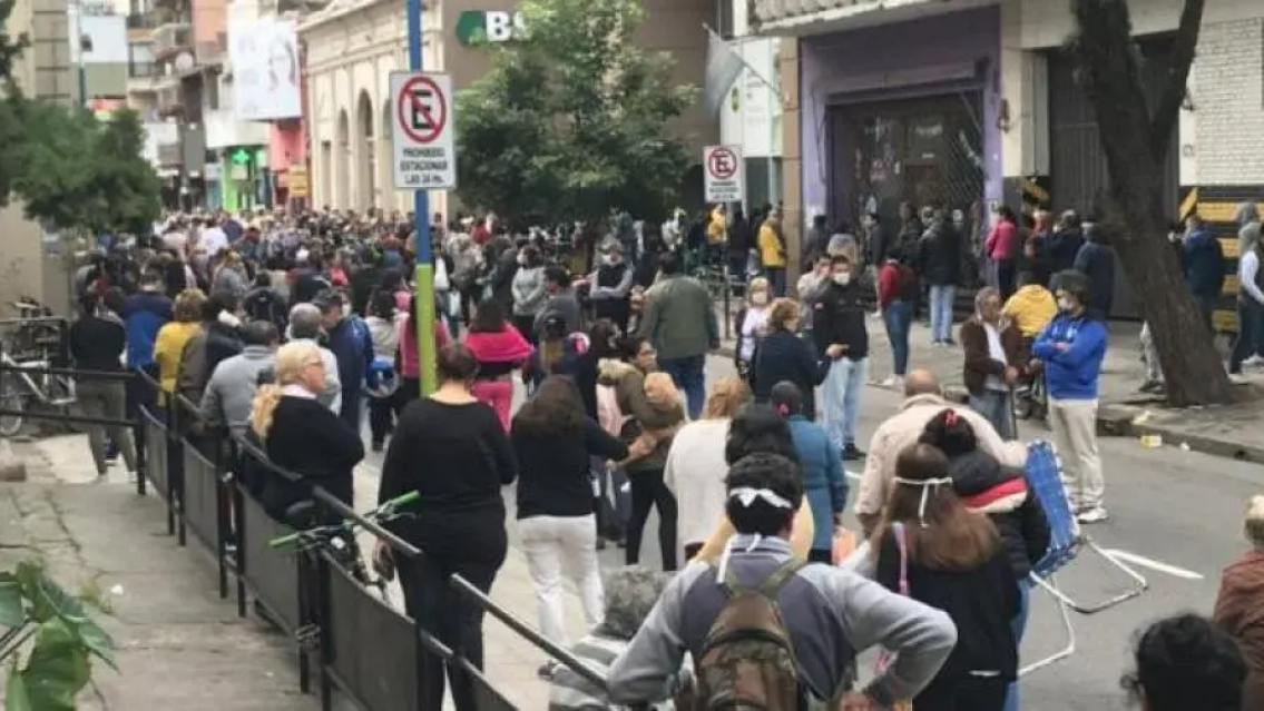 Alerta bancos norte�os, se los multar� con 10 millones por el tiempo de espera
