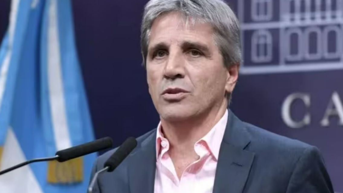 Caputo pidió créditos por más de 17 mil millones de dólares: ¿Se repite la historia?