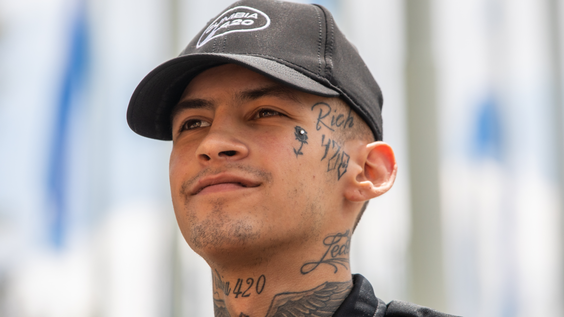 L-Gante y Karina Jelinek muy juntitos, �qu� pas� ac�?