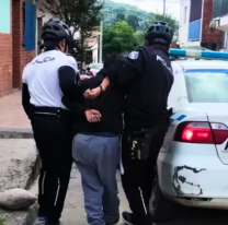 Jujeño borracho le reventó la puerta a su propia madre. ¿Qué pasó?