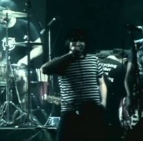 ¡No fue el Pity! Rockero argentino se hizo la pis en el avión y fue deportado