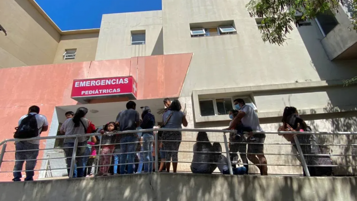 M�dico juje�o lament� que "hay colegas jubilados trabajando para poder comer"