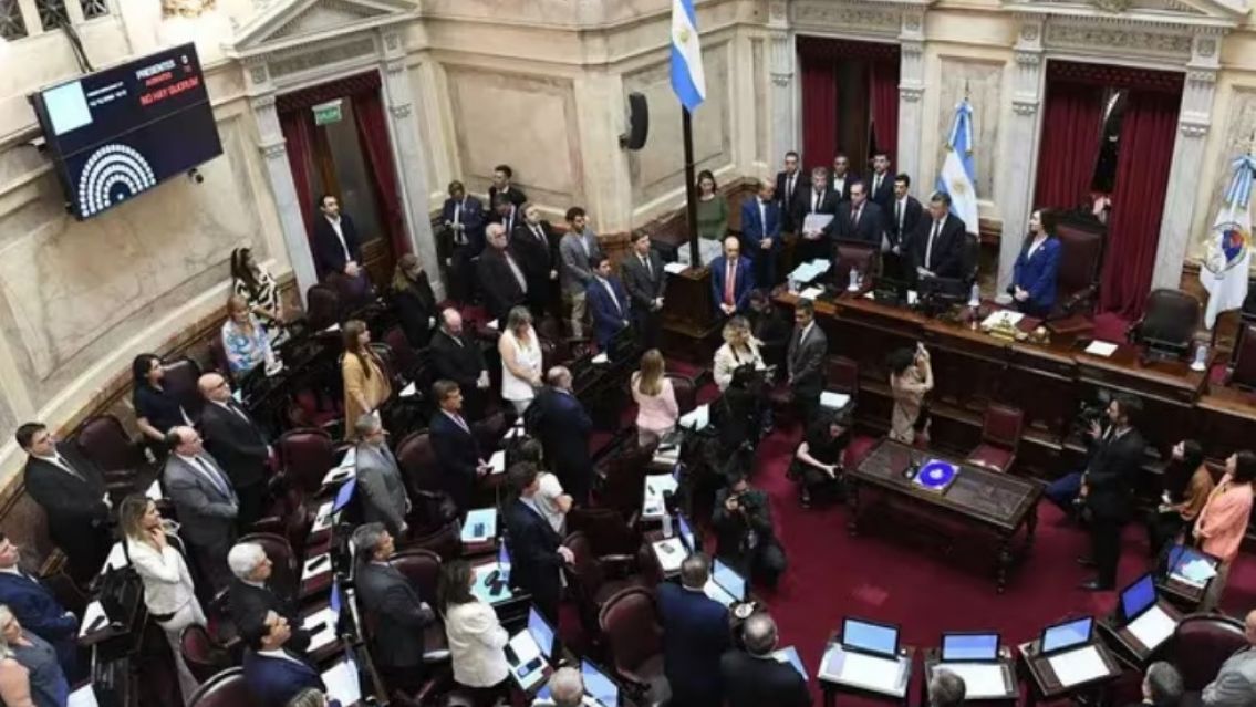 Tras duplicar sus sueldos, los senadores también se asignaron un aguinaldo