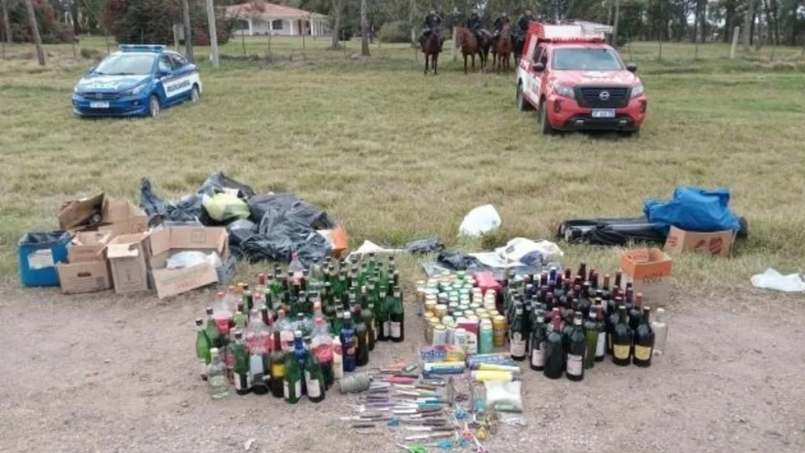 Cuchillos, alcohol y más, todo lo que secuentraron en el Superclásico en Córdoba