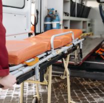 Murió un abuelito tras caer de una camilla: estaba llegando a su casa