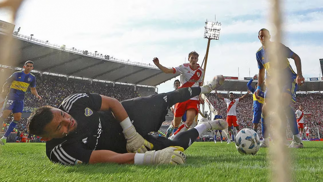 La foto clave del gol anulado a River en el Superclásico. Lo que NO mostró la tevé