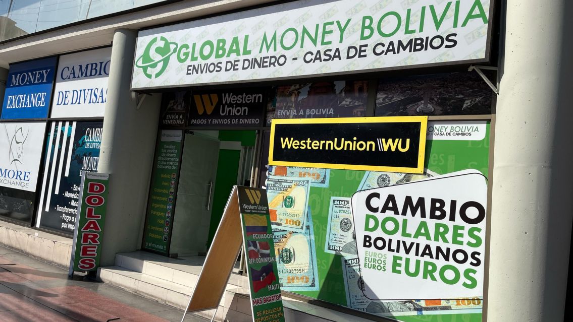 Fueron a Iquique (Chile) y la pasaron muy mal al cambiar pesos argentinos