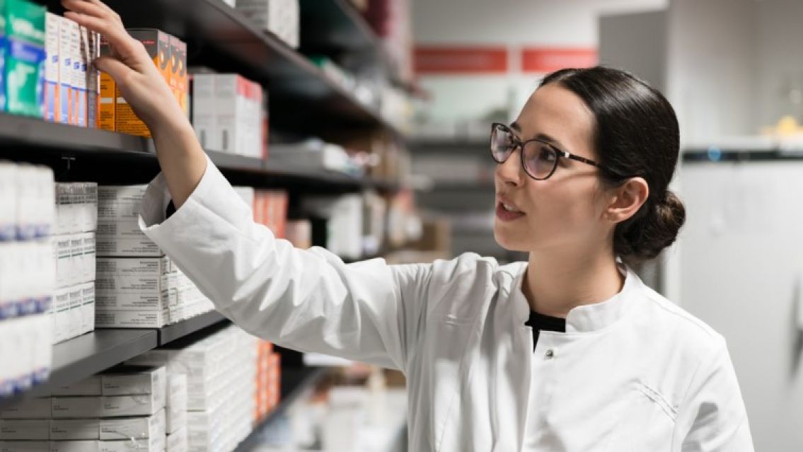 Fallo a favor de los farmacéuticos: suspenden tres artículos del DNU de Milei