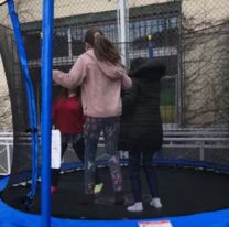 Changuito de 10 años murió después de saltar en una cama elástica: "Se puso azul"