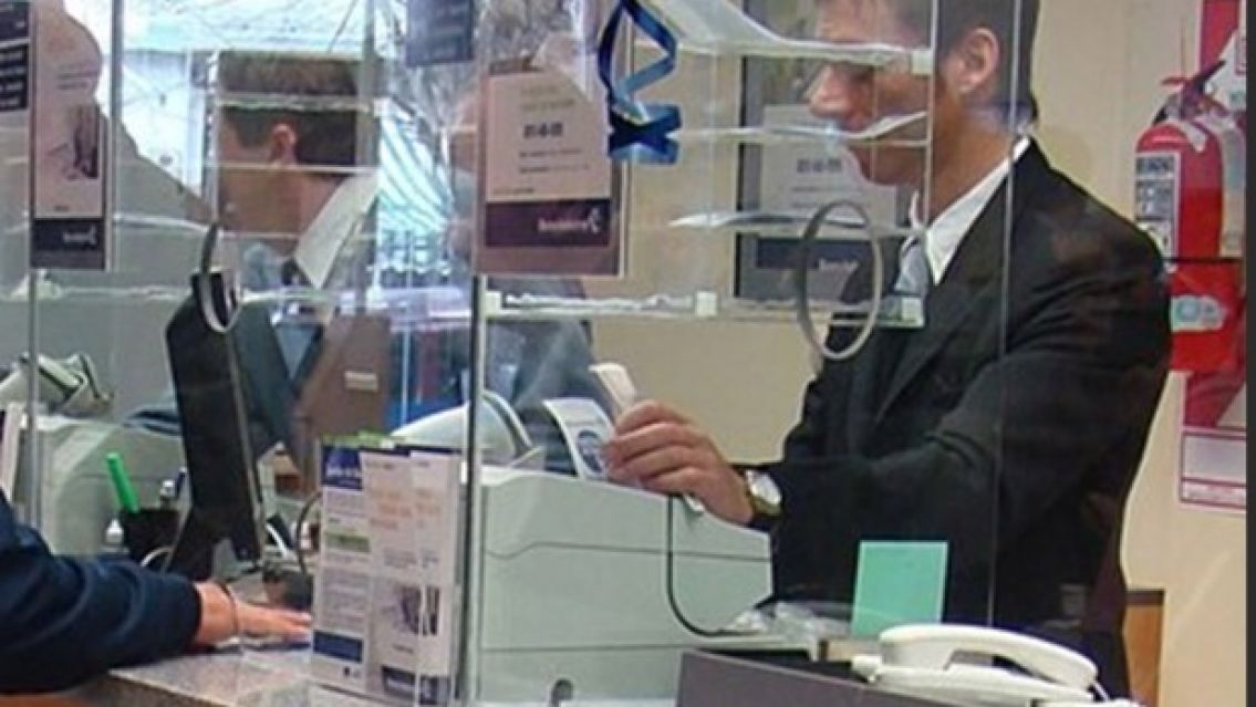 Buscan empleados bancarios con sueldos desde 1 mill�n de pesos: c�mo postularse