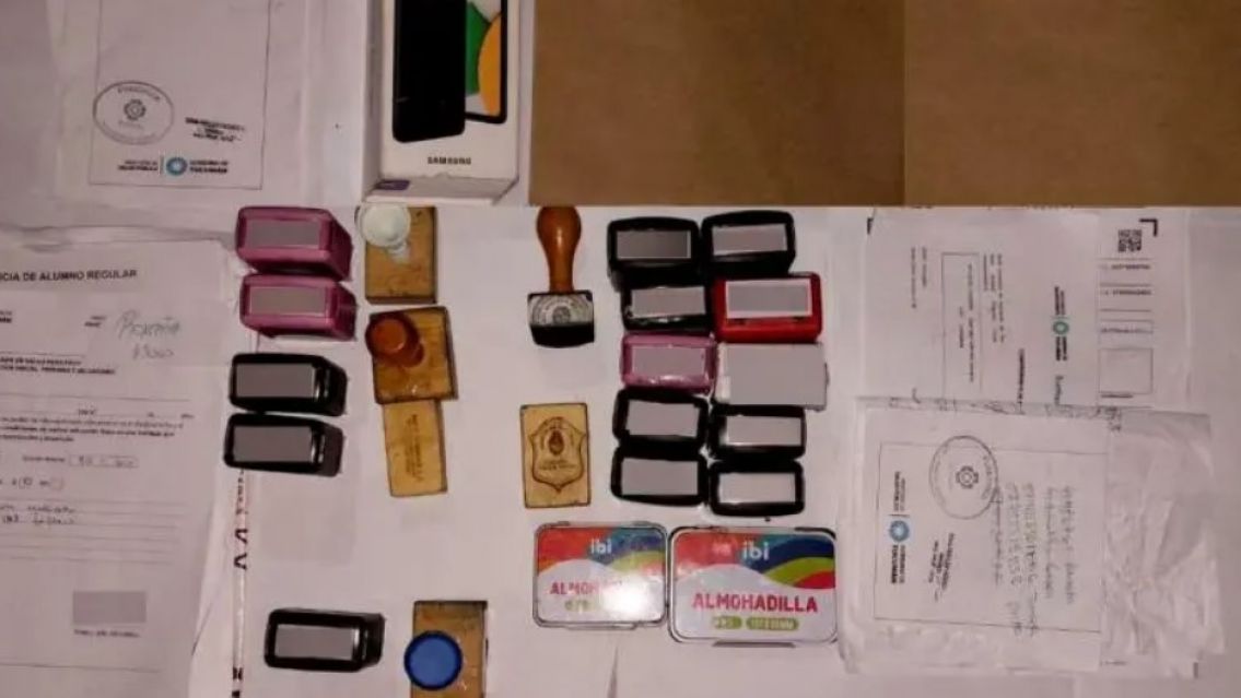 Agarraron a la pareja que hacía certificados truchos por dengue y los vendían por Facebook