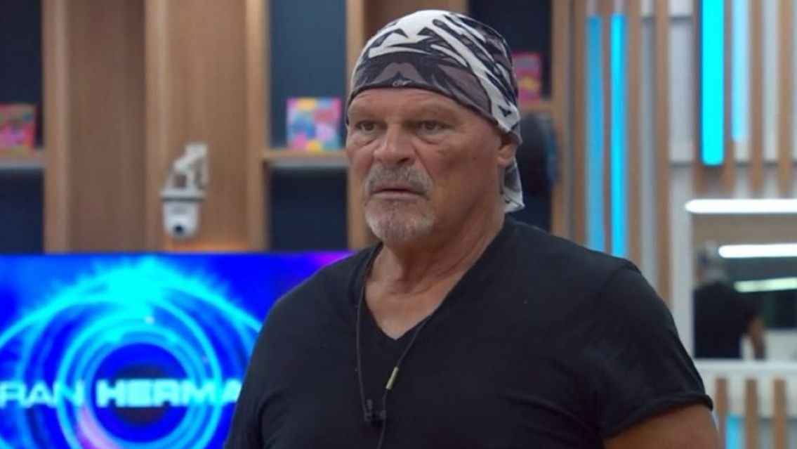 Choque, gritos y una amenaza: por qué allanaron la casa de Alfa