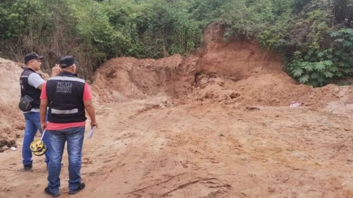 Recogía arena con su padre y terminó ocurriéndole una desgracia