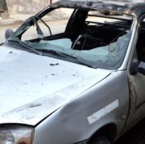 Se cansaron de un auto abandonado en el centro jujeño y le prendieron fuego