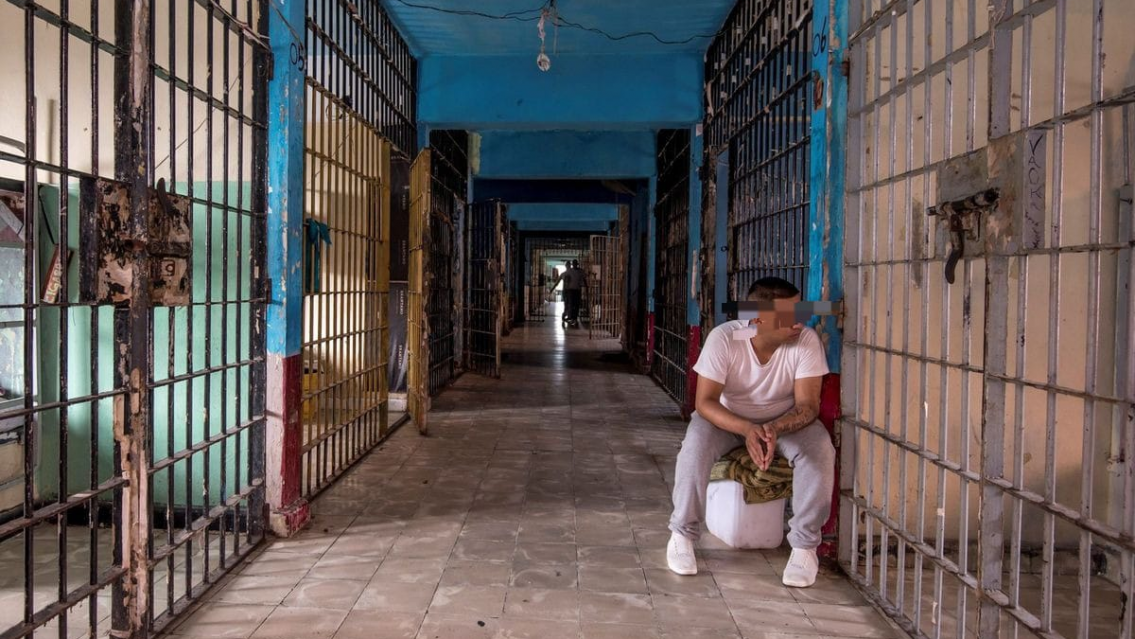 Tobilleras y calabozos-containers, as� ser�an las nuevas c�rceles. �Llegar�n a Jujuy?