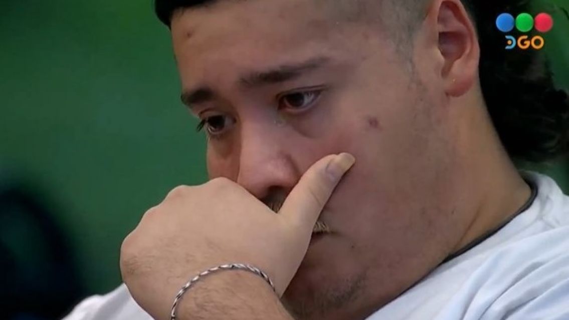 Manzana destruido: Vieron a su novia a los besos con un famoso