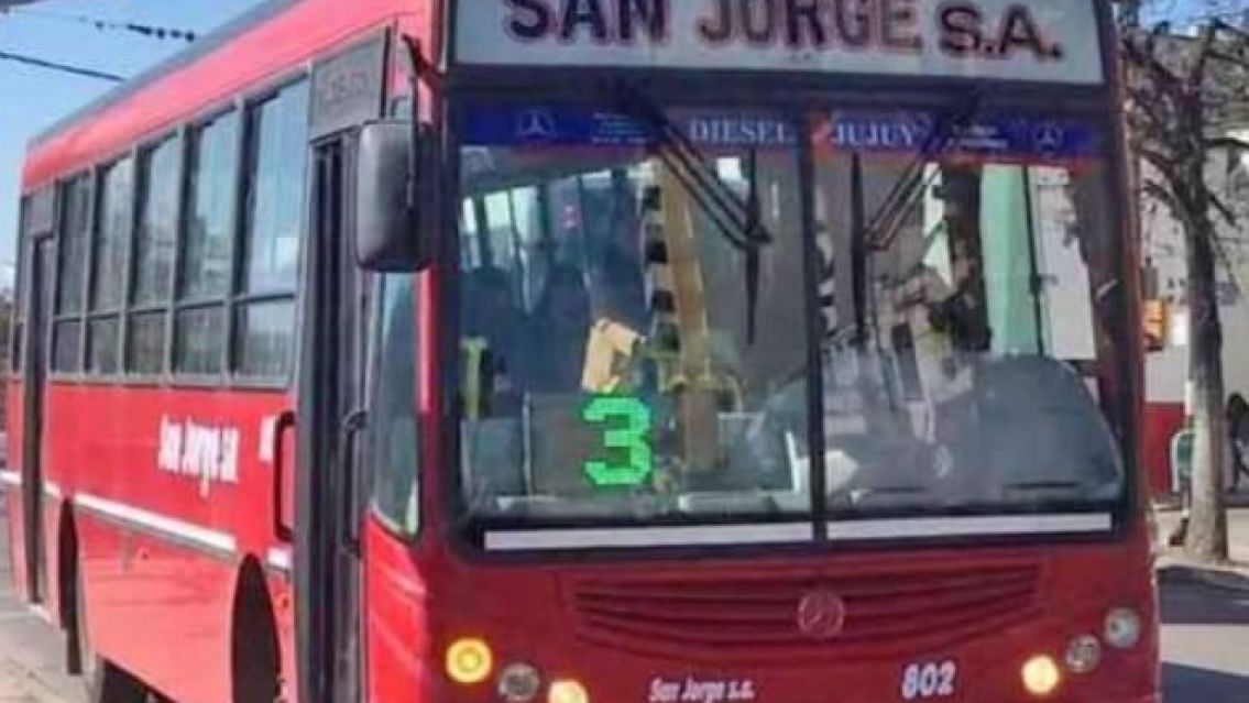 Bronca en Alto Comedero: Menos colectivos para la linea 3