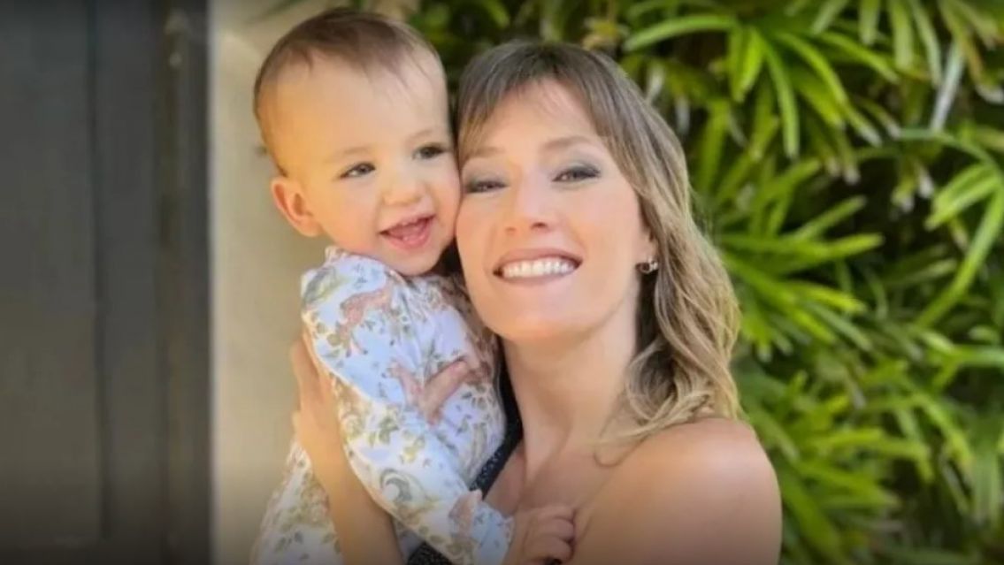 Mica Viciconte ley� lo que dicen las mam�s del jard�n de su hijo sobre ella y se arm� un esc�ndalo