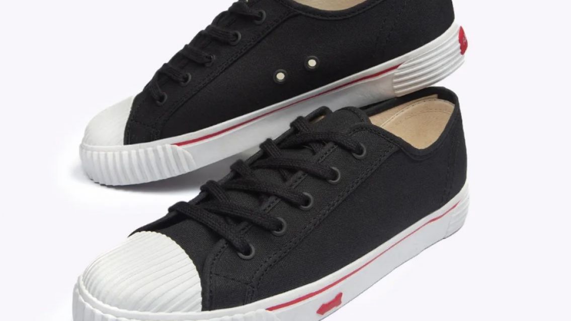 Volvieron a fabricar las zapatillas más queridas por todos: Tienen precios increíbles