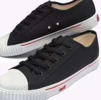 Volvieron a fabricar las zapatillas m&aacute;s queridas por todos: Tienen precios incre&iacute;bles