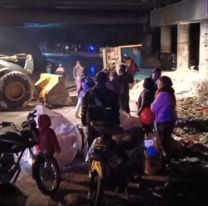 Tensi&oacute;n en la 66: Volc&oacute; un cami&oacute;n con harina y vecinos quisieron saquearlo