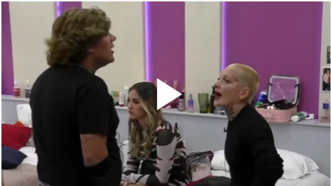 Furia volvió a humillar a Emma delante de las visitas: Se metió con su mamá