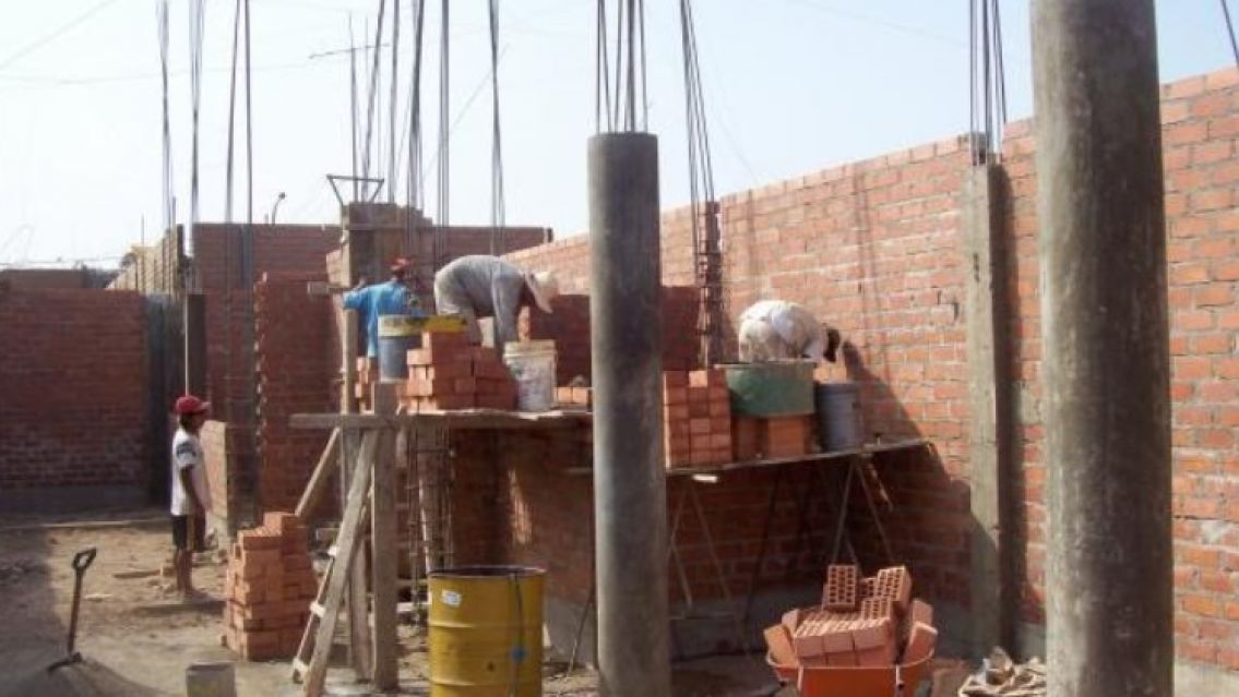 La UOCRA dio a conocer cuanto tiene que cobrar un albañil en mayo de 2024