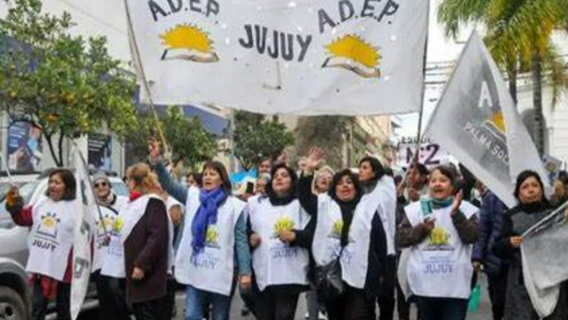 Adep recibi� la propuesta de incrementar el sueldo en un 10%: Una burla