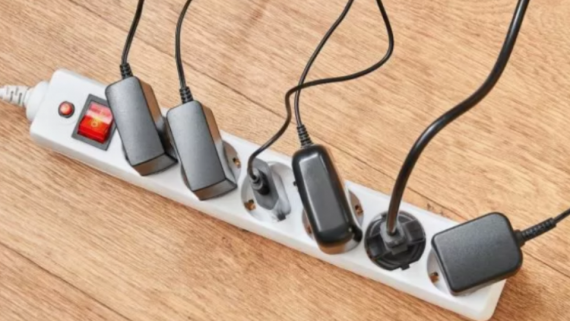 Los 8 'electros' que más consumen energía si están enchufados todo el día