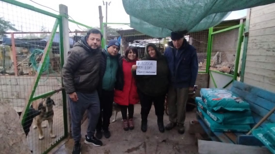 Con un gran gesto, amigos de "Luri" Sosa reiteraron su pedido de justicia