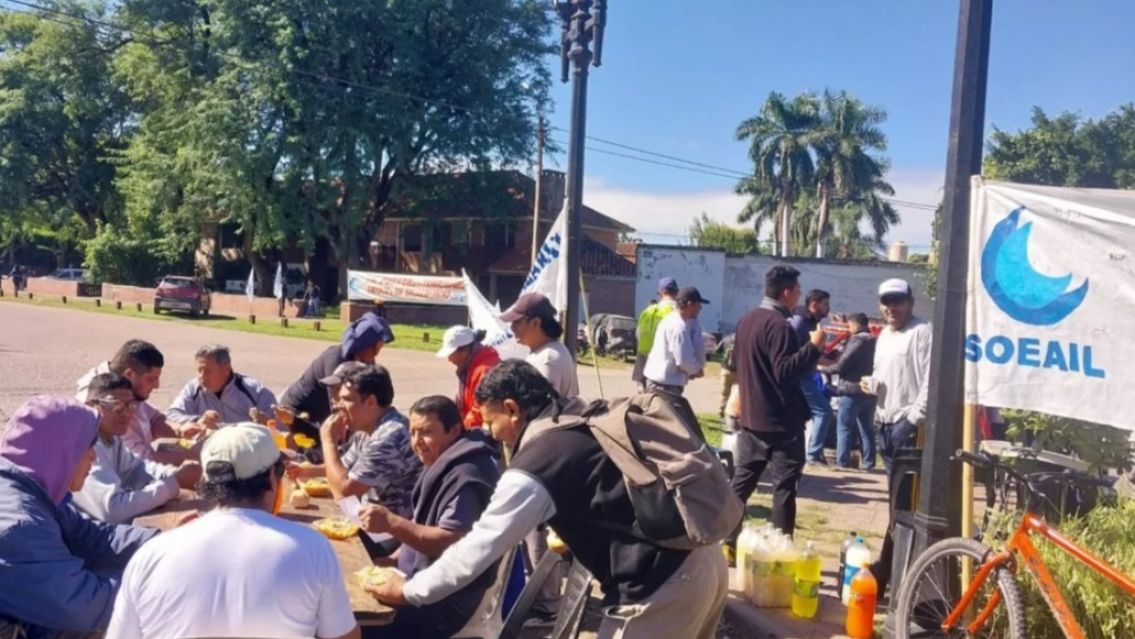 Azucareros exigen un básico de $880 mil y se declaran en estado de alerta y movilización