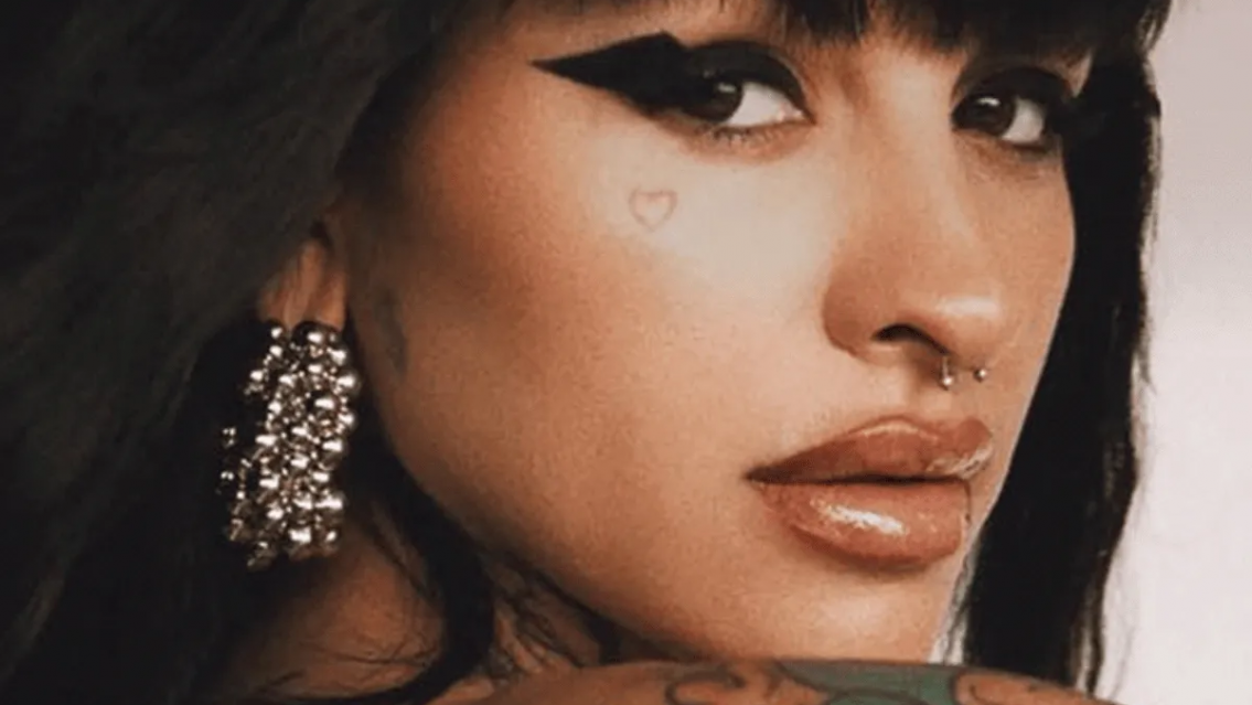 Estalló la cuenta para adultos de Cazzu ahora que está soltera