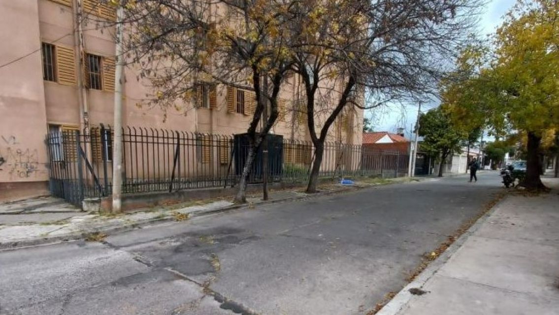 [URGENTE] Tom� la peor decisi�n en plena v�a p�blica: "Fue en la reja"