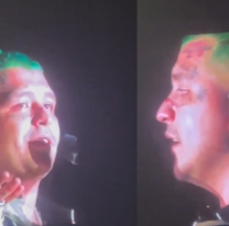 &iquest;Fue por Cazzu? Christian Nodal rompi&oacute; en llanto en pleno recital