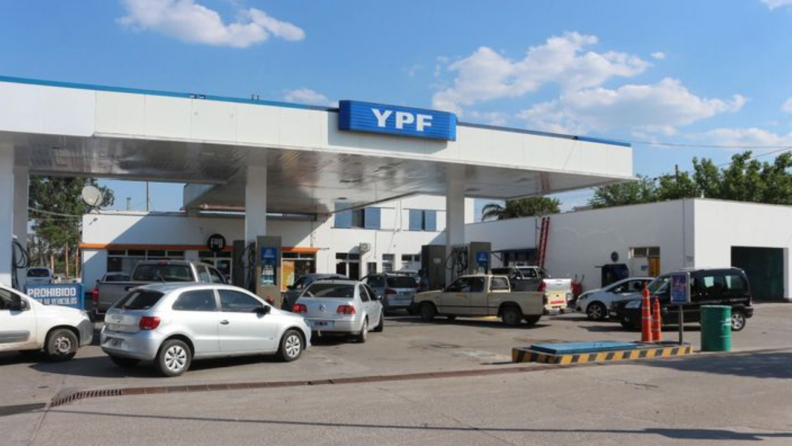 Se viene un nuevo aumento de la nafta: desde cuándo y a cuánto se va