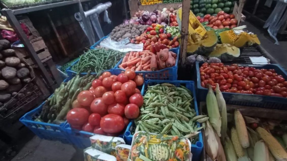 Mercados juje�os venden verduras y frutas de Bolivia: baratas no, regaladas
