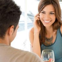 Cómo saber que le gusto a una mujer: las 10 señales infalibles 